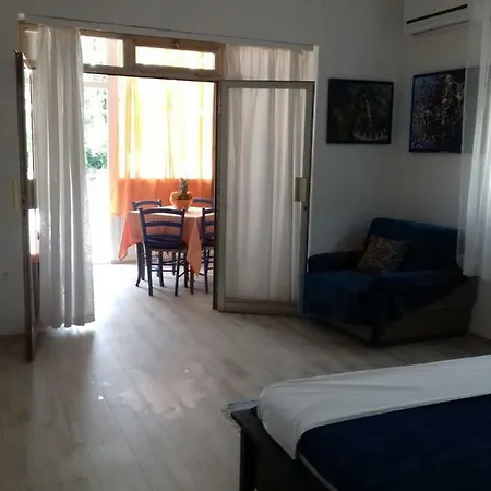 Dina 22 Apartment Selce