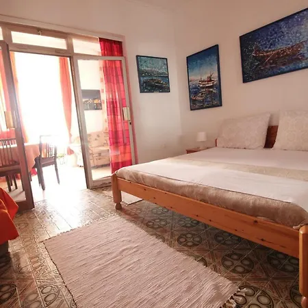 Apartment Dina 22 *