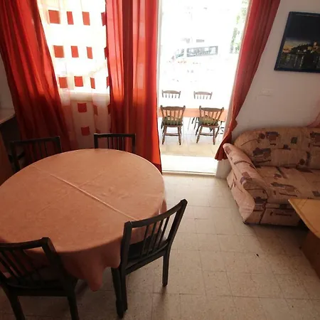 Apartment Dina 22 Selce