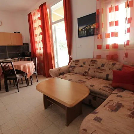 Dina 22 Apartment