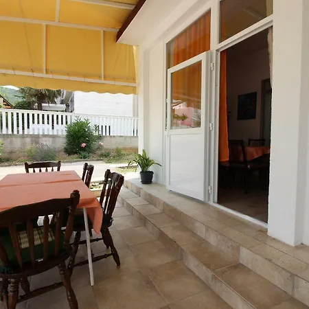 Apartment Dina 22 Selce