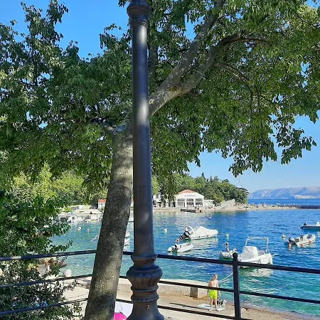 Dina 22 Apartman Selce