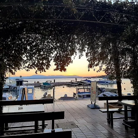 Apartman Dina 22
