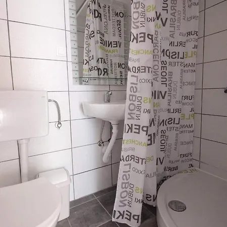 Apartman Dina 22 *