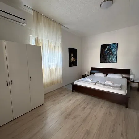 Dina 22 Apartman Selce