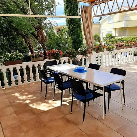 Apartman Dina 22 Selce
